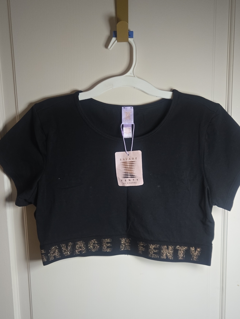 NEW Savage X Fenty Black Cropped Logo Tee with Metallic Hem